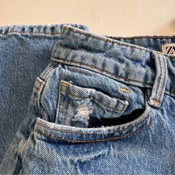 Zara- Midwash- Straight Leg Denim- Women’s 4 - Picture 10 of 16